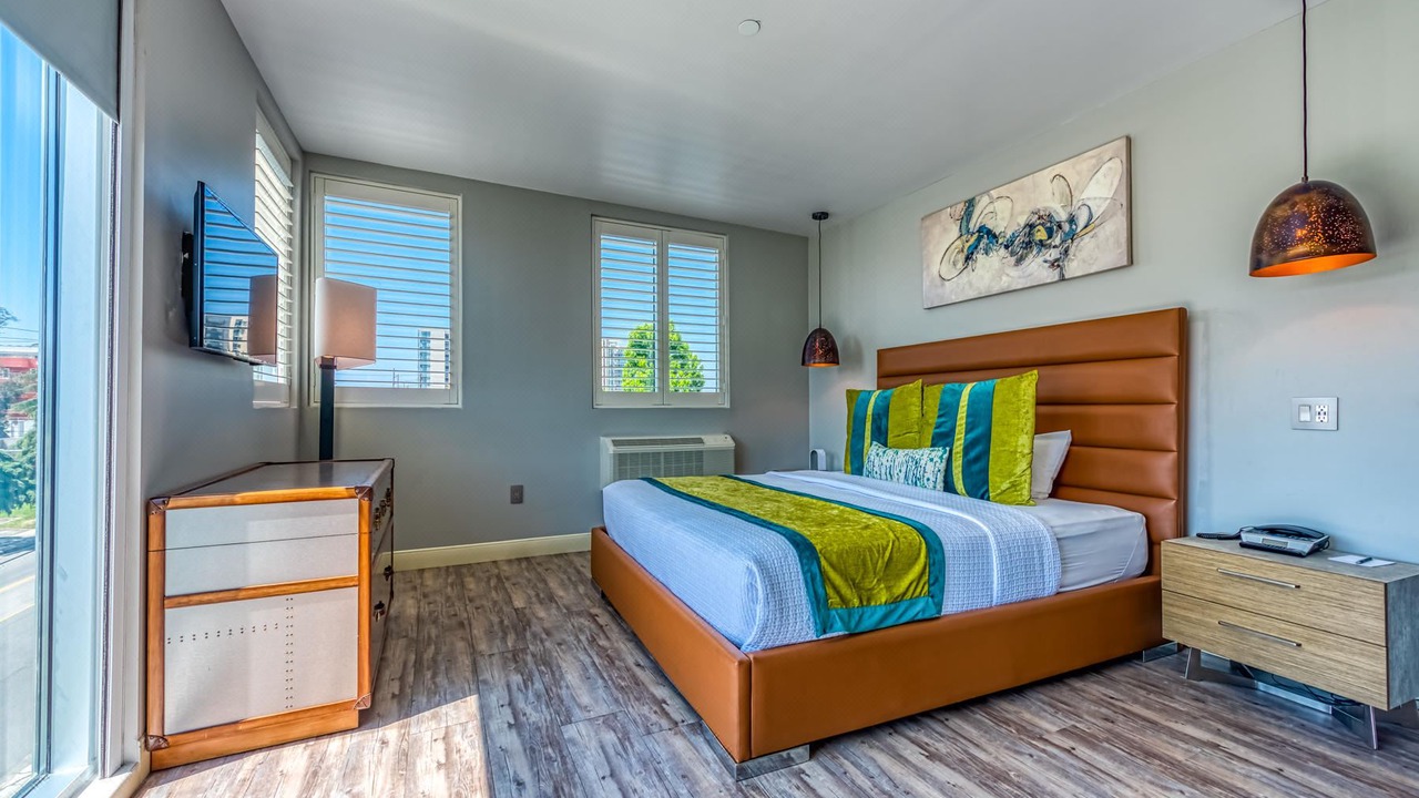 Photo of Bedroom in NoHo Arts District