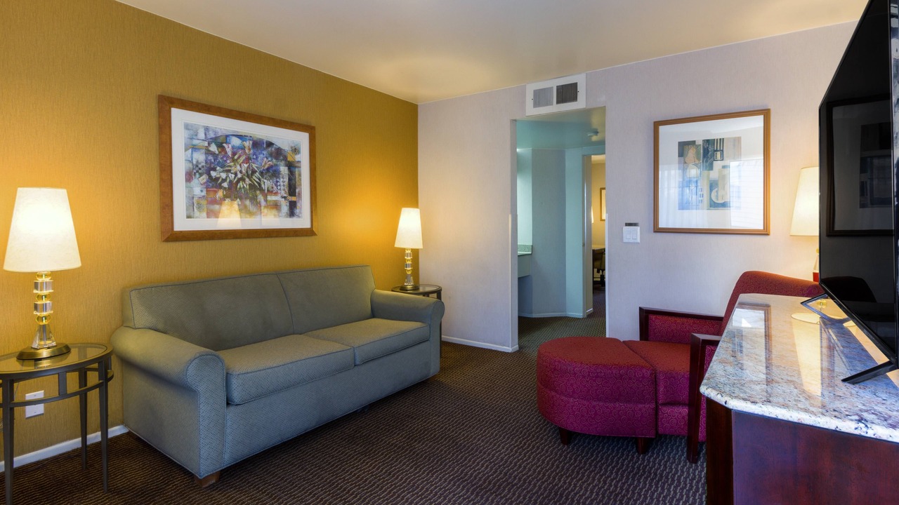 Photo of Livingroom in Downtown