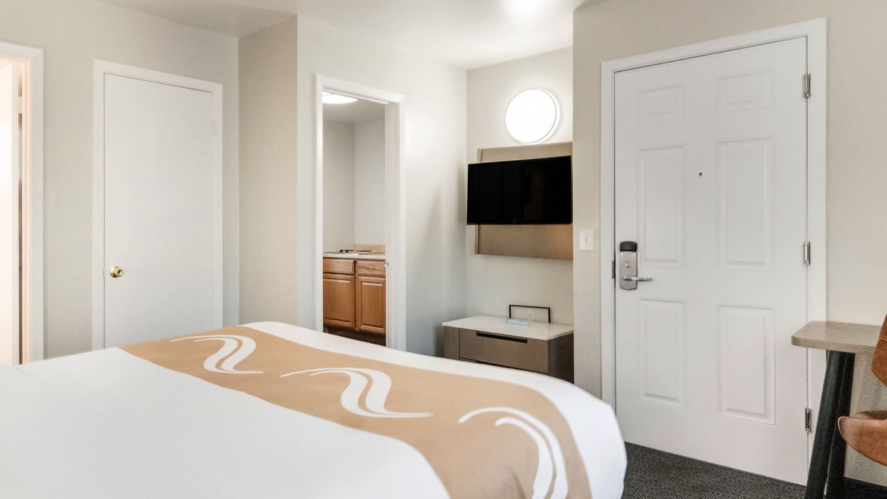 Photo of Bedroom in Lakeside Park
