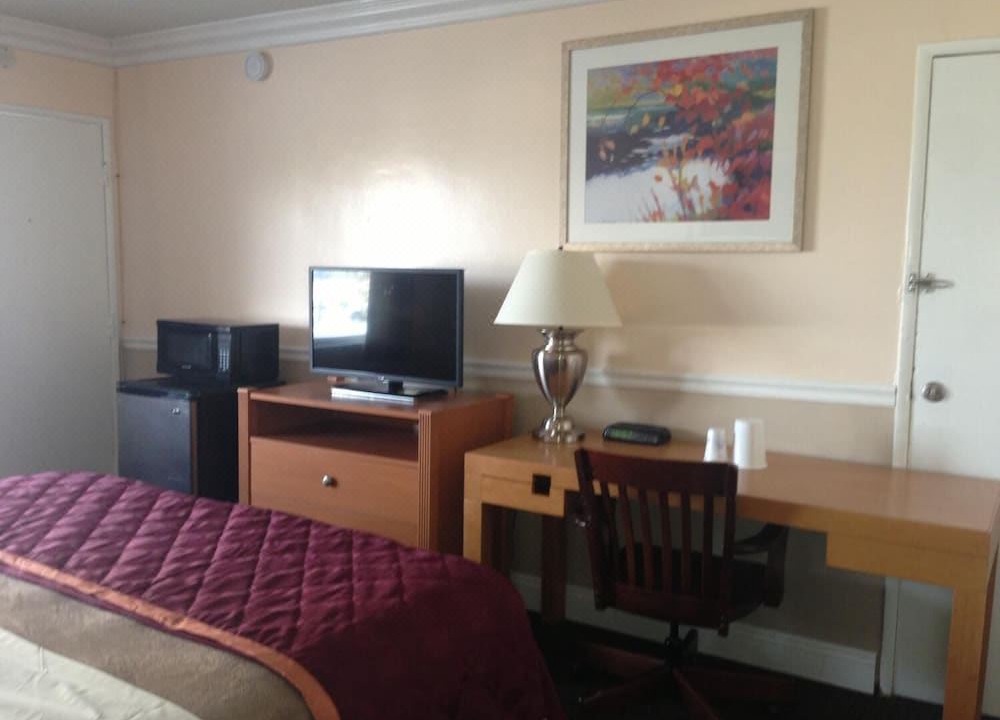 Photo of Livingroom in Oakland