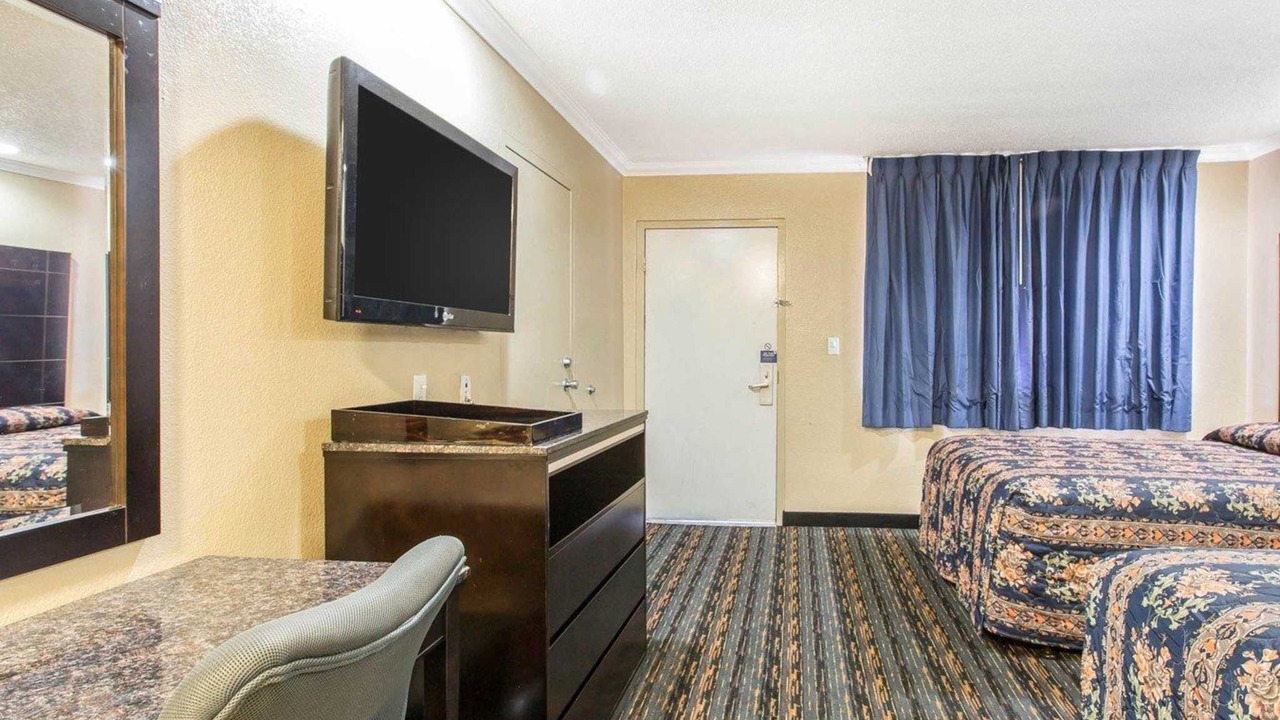 Photo of Livingroom in Carousel