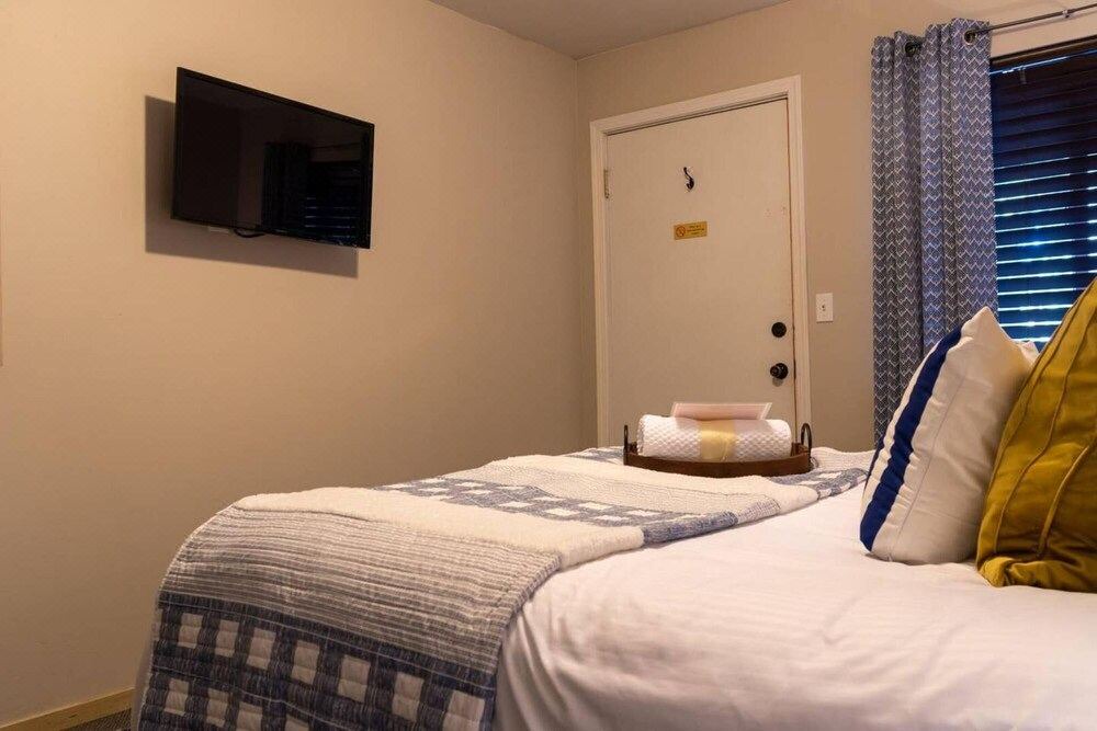 Photo of Bedroom in Tahoe Valley
