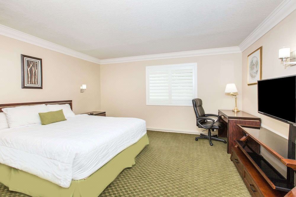 Photo of Bedroom in Duarte