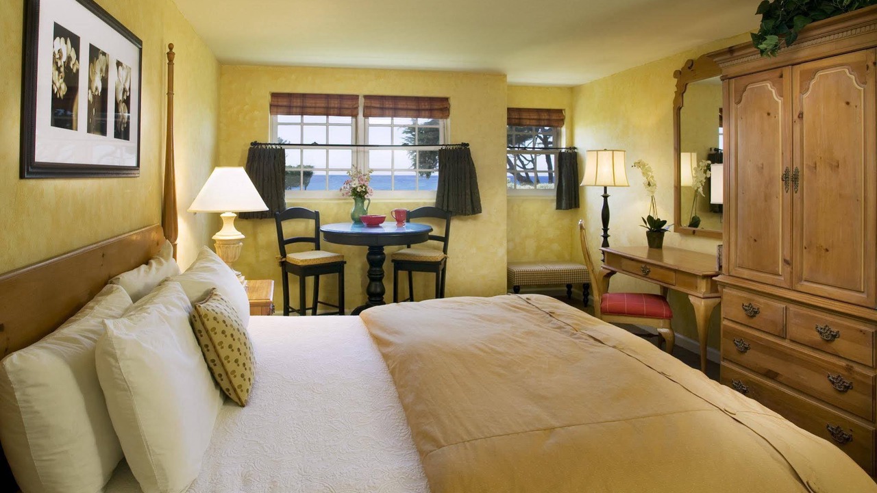 Photo of Bedroom in San Simeon