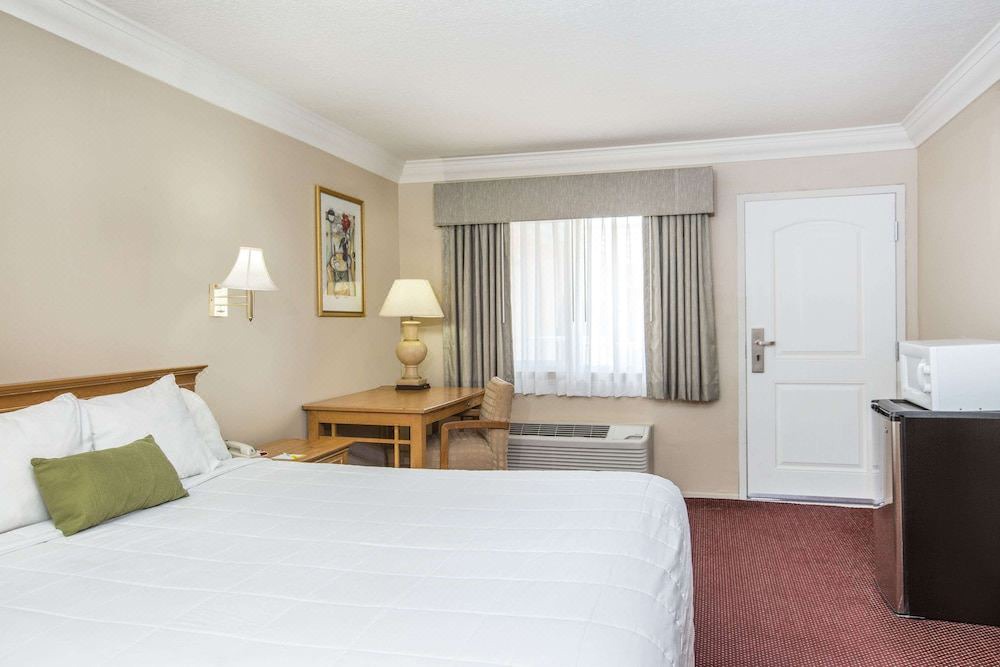 Photo of Bedroom in Duarte