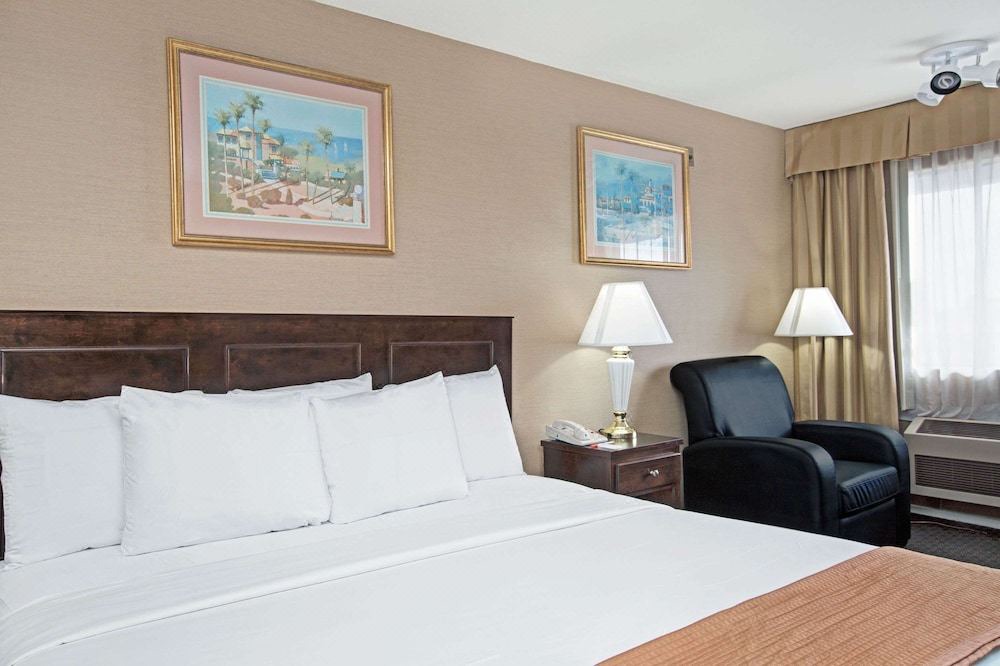 Photo of Bedroom in Delthorne