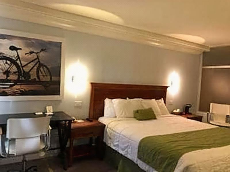 Photo of Bedroom in Duarte