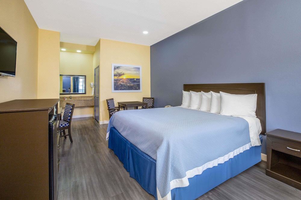 Photo of Bedroom in Banning
