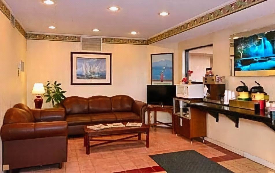 Photo of Livingroom in Ontario