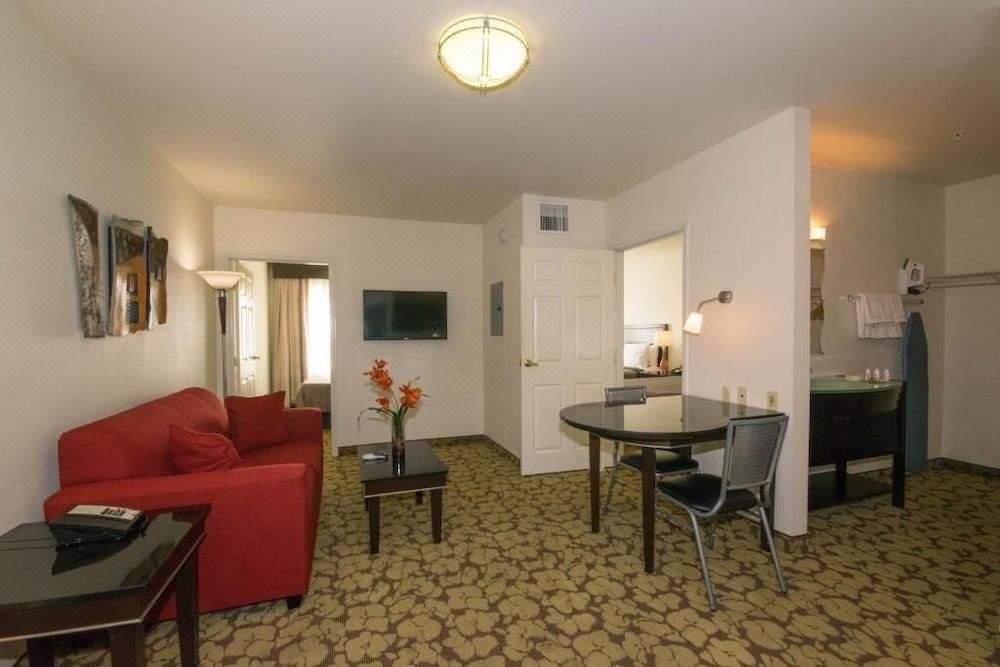 Photo of Livingroom in Victorville
