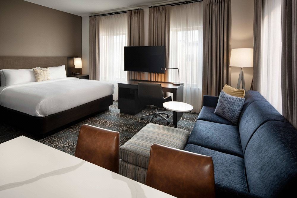 Photo of Livingroom in Downtown