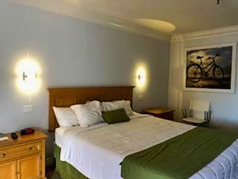Photo of Bedroom in Duarte