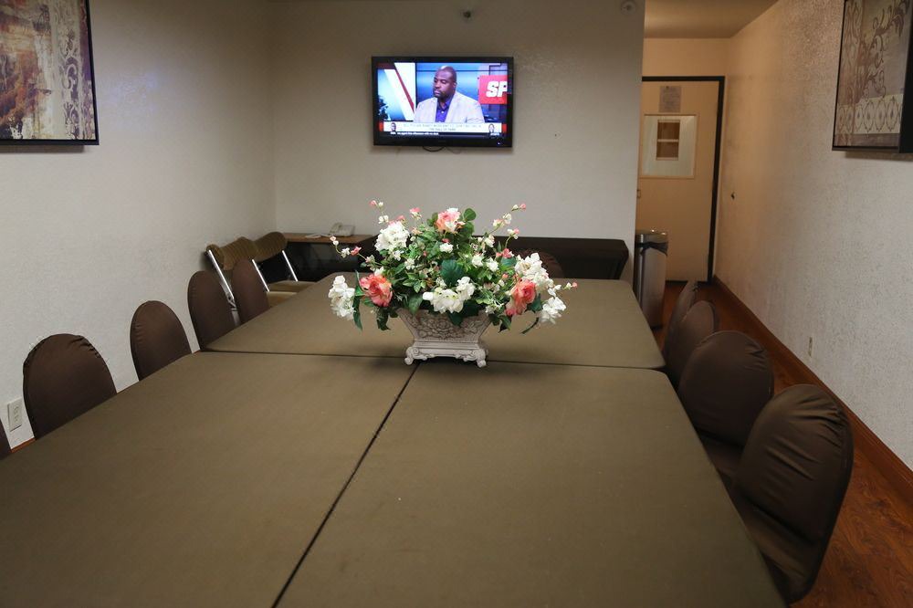 Photo of Livingroom in Lawndale