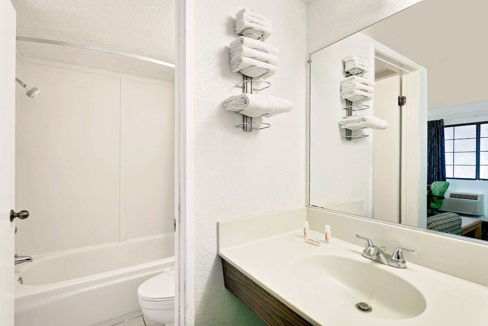 Photo of Bathroom in Needles