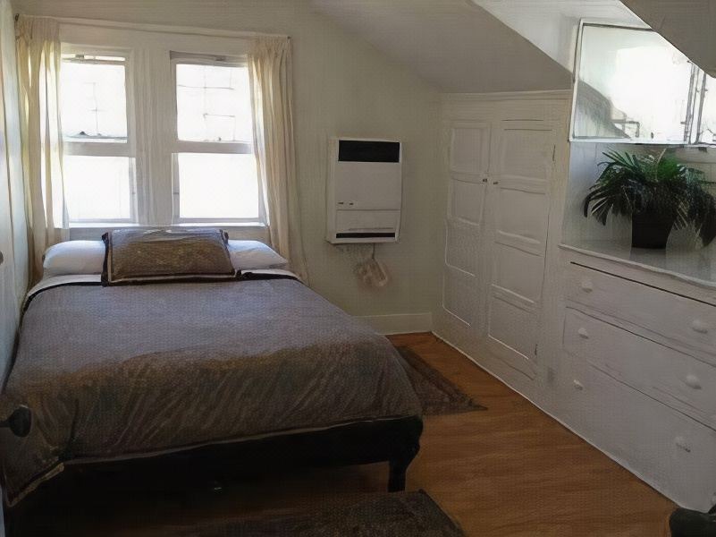 Photo of Bedroom in Hollywood
