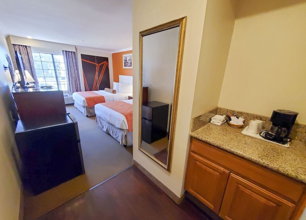 Photo of Livingroom in Mid Central