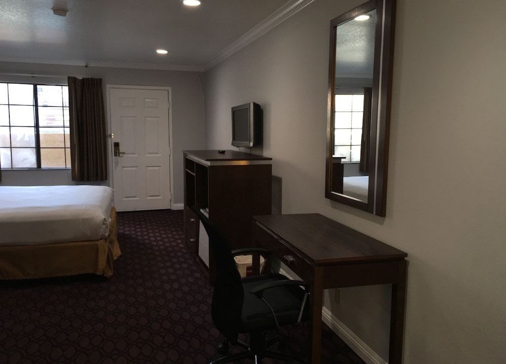 Photo of Livingroom in East Manhattan Beach