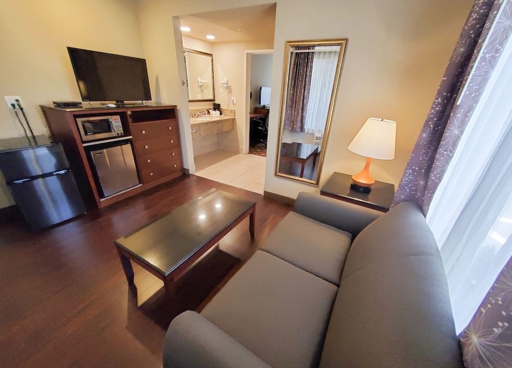 Photo of Livingroom in Mid Central