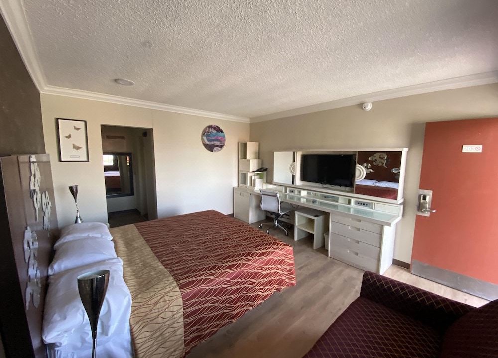 Photo of Livingroom in Orange