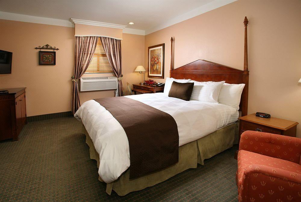 Photo of Bedroom in Downtown