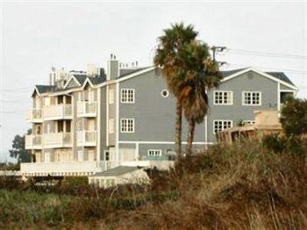 Photo of Buildings in Playa Del Rey