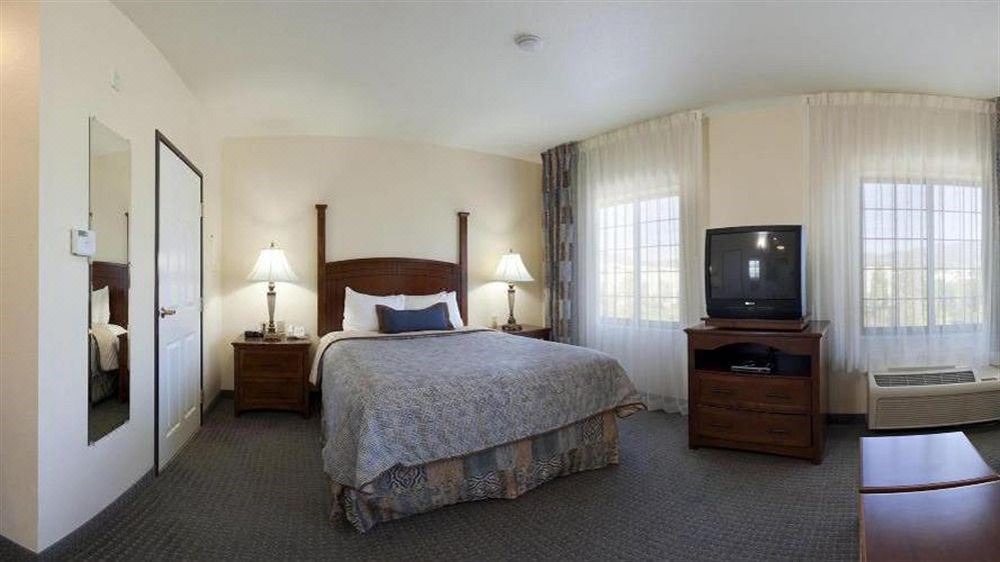Photo of Bedroom in Lake Forest