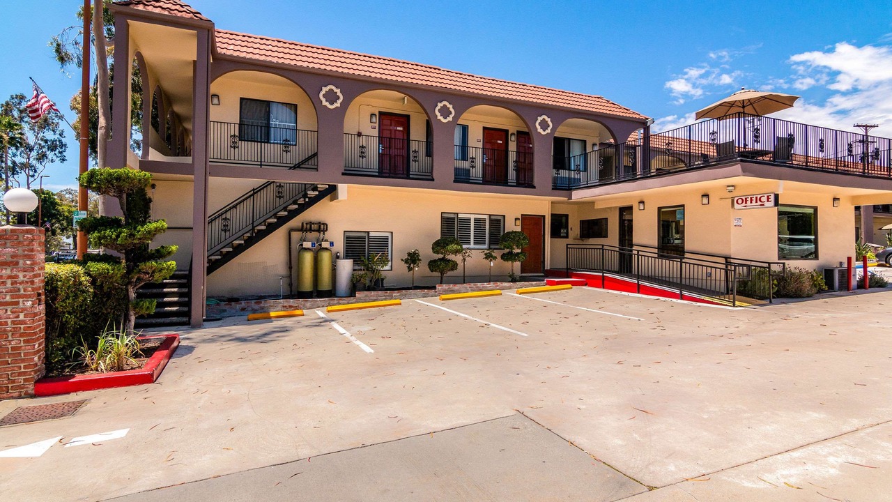 Photo of Buildings in Citrus Grove