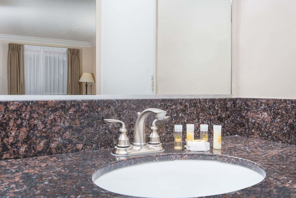 Photo of Bathroom in Duarte