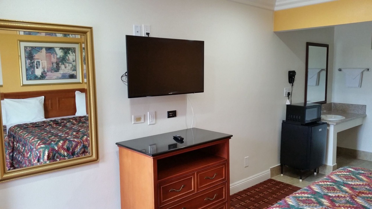 Photo of Livingroom in Northwest Anaheim