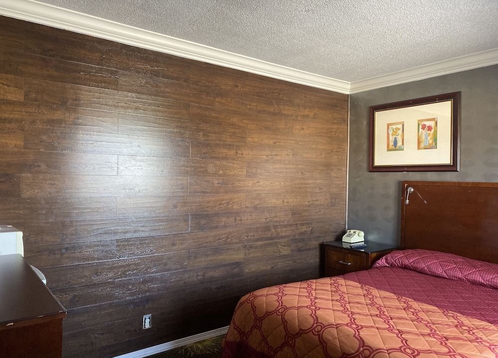 Photo of Bedroom in Orange