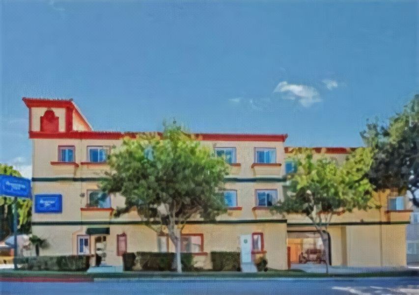Photo of Buildings in Lamanda Park