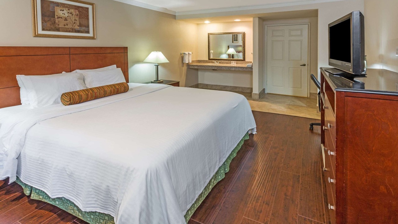 Photo of Bedroom in Mid Central