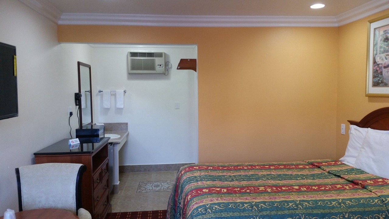 Photo of Bedroom in Northwest Anaheim