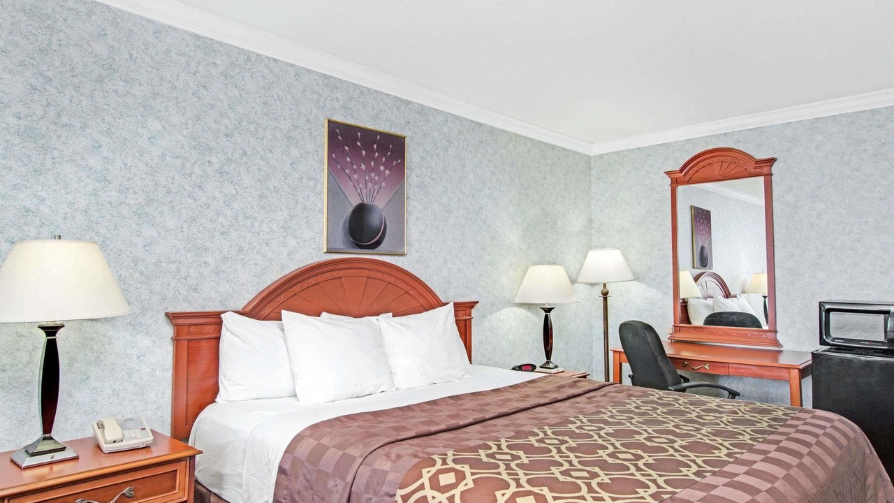 Photo of Bedroom in Lawndale