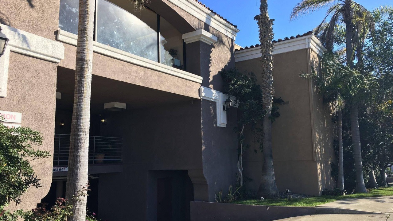Photo of Buildings in East Manhattan Beach