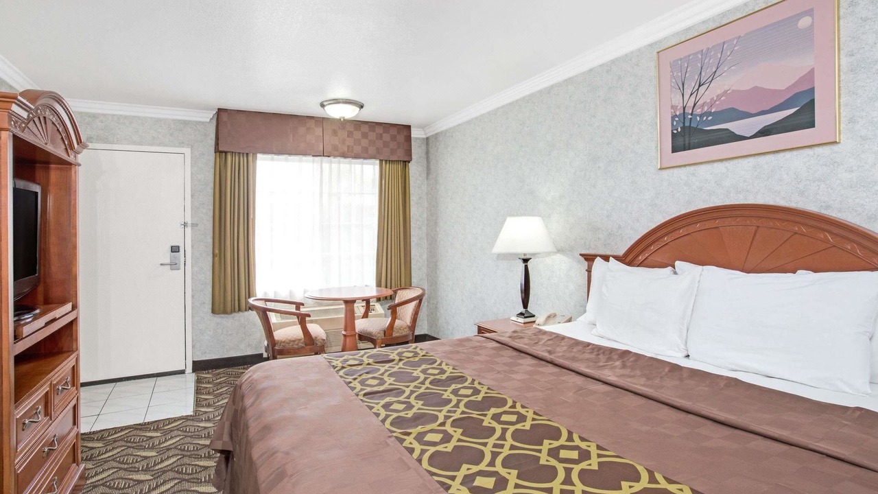 Photo of Bedroom in Lawndale