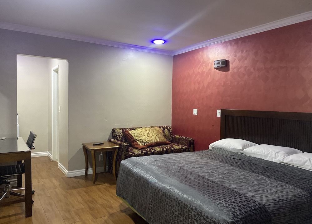 Photo of Bedroom in Orange