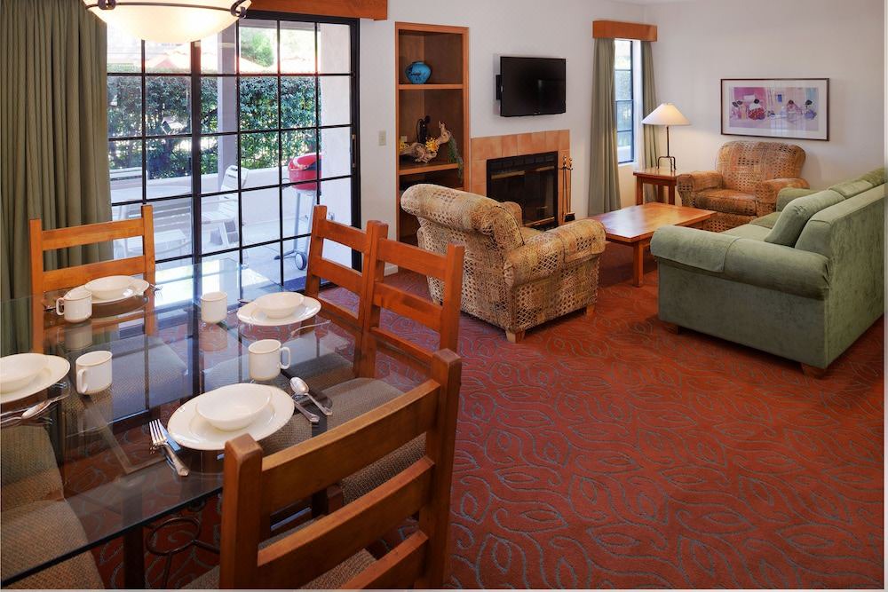Photo of Livingroom in San Diego Country Estates