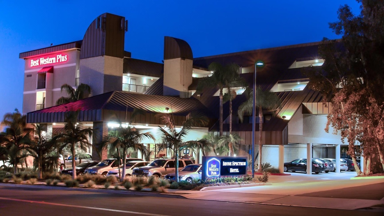Photo of Buildings in Lake Forest