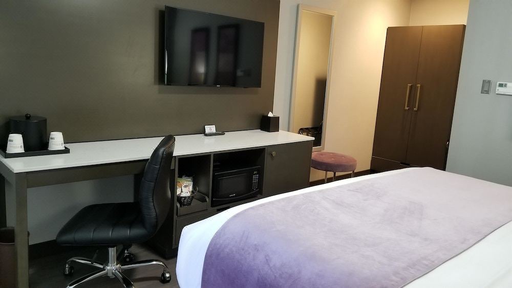Photo of Bedroom in Hollywood