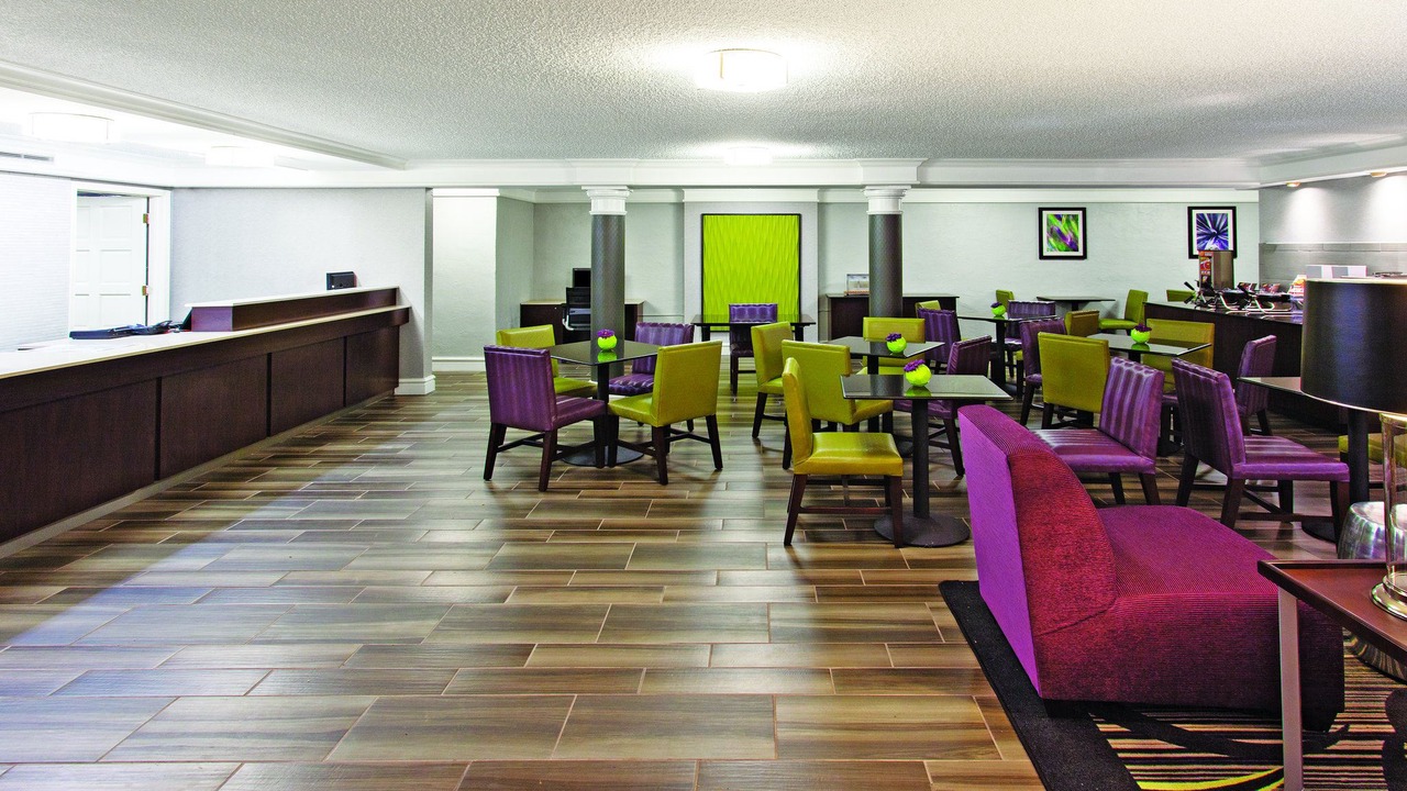 Photo of Livingroom in Downtown