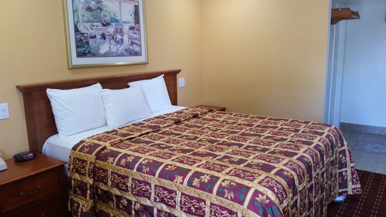 Photo of Bedroom in Northwest Anaheim