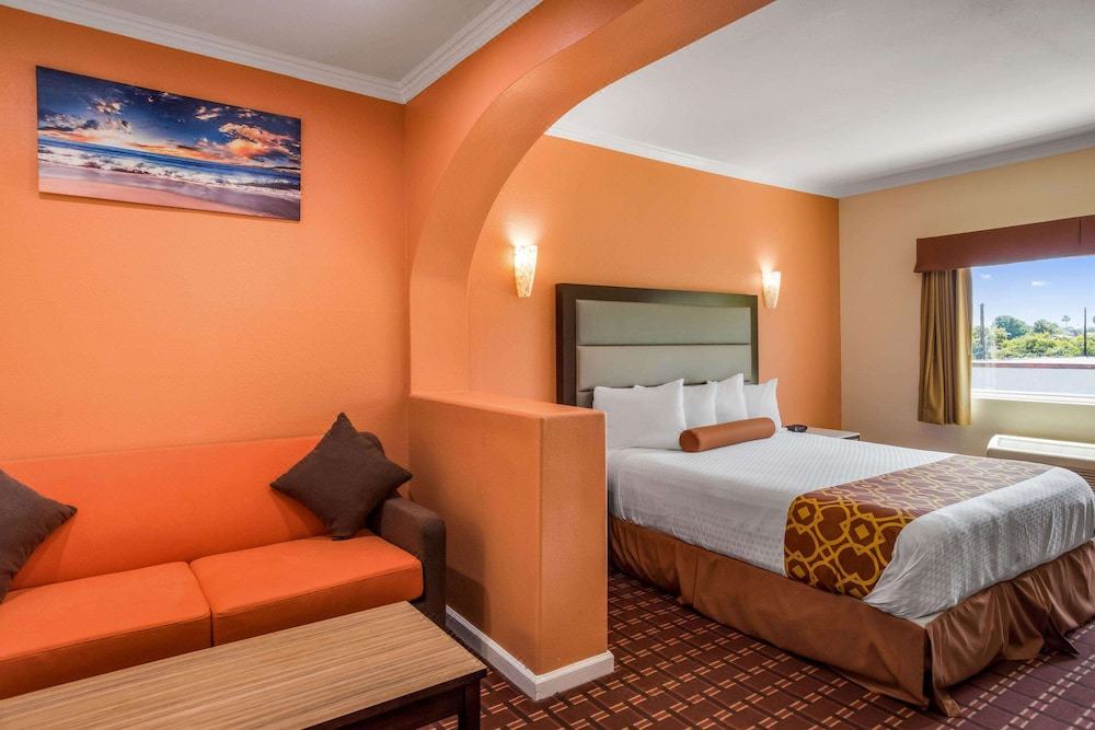 Photo of Bedroom in Lamanda Park