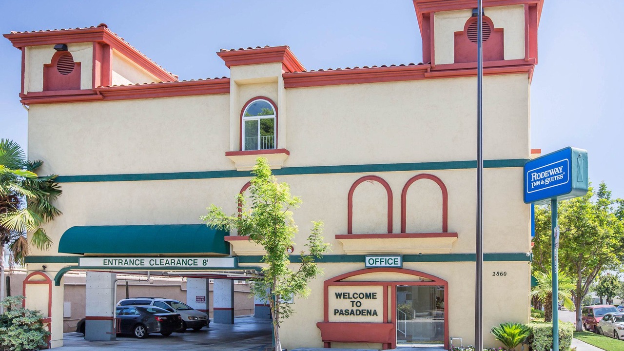 Photo of Buildings in Lamanda Park