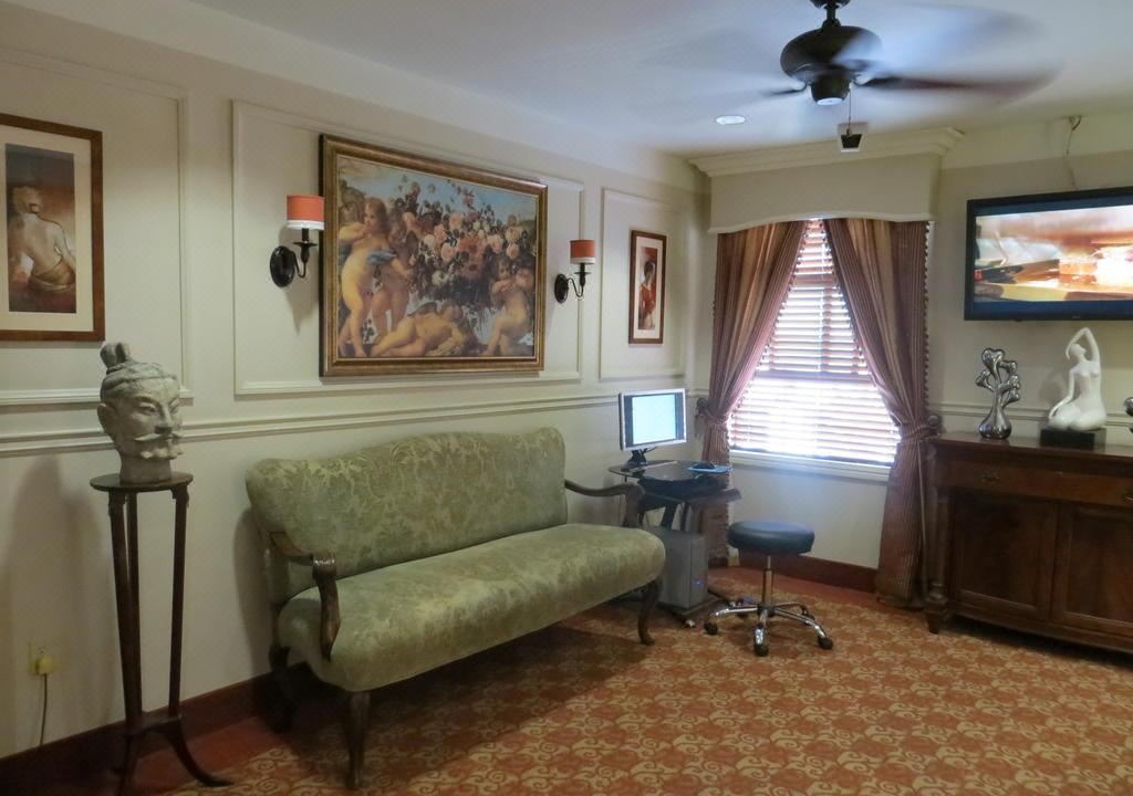 Photo of Livingroom in Downtown