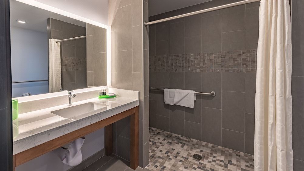 Photo of Bathroom in NoHo Arts District