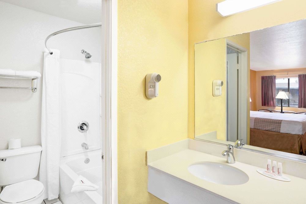 Photo of Bathroom in Ceres