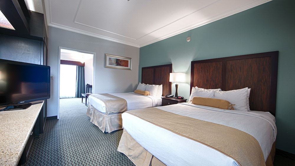 Photo of Bedroom in Lake Forest