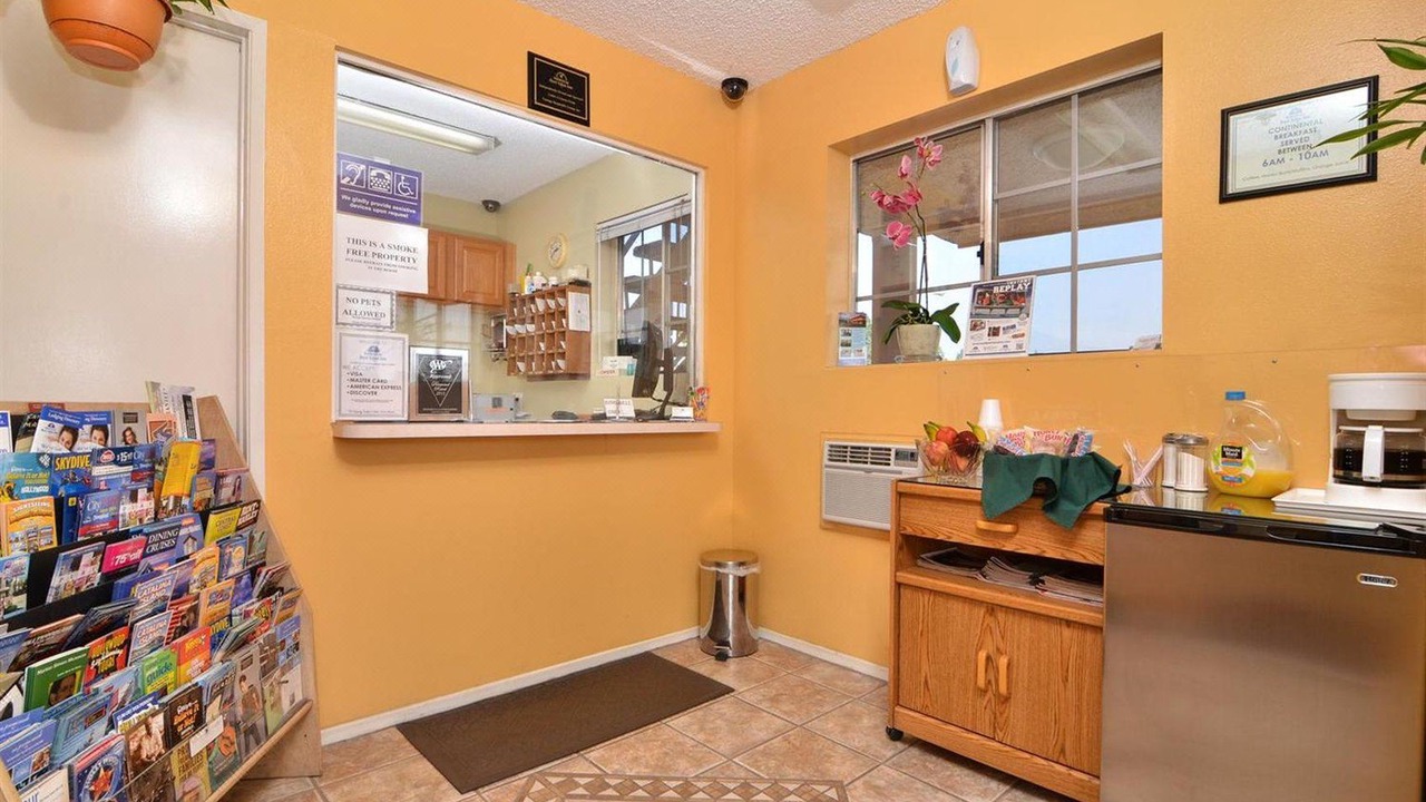 Photo of Livingroom in Calimesa