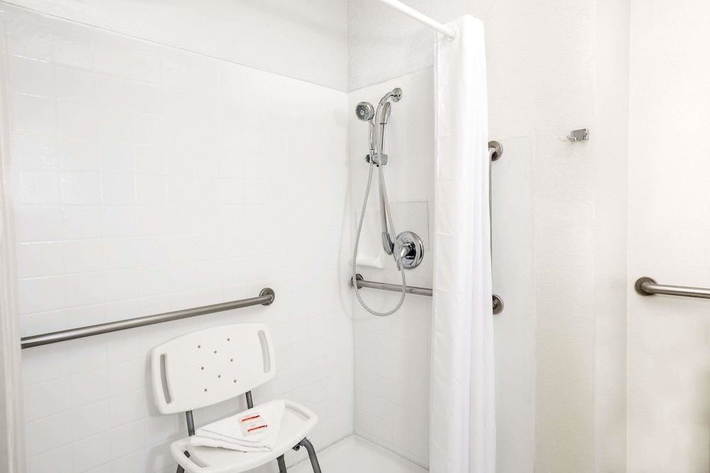 Photo of Bathroom in Ceres